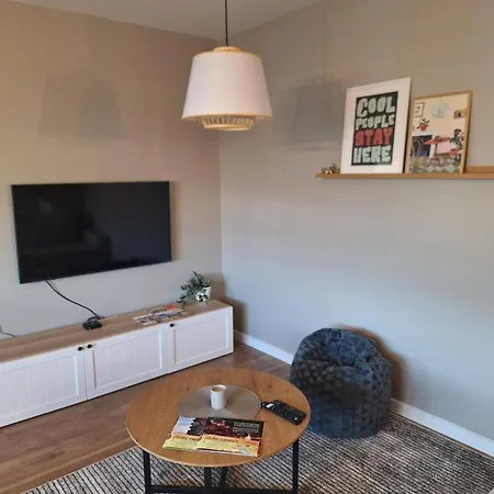 Park View - Modern 2-bedroom With Free Underground Parking *