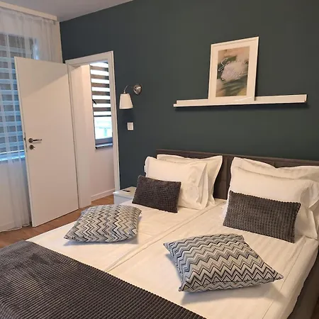 Park View - Modern 2-bedroom With Free Underground Parking فيليكو ترنوفو